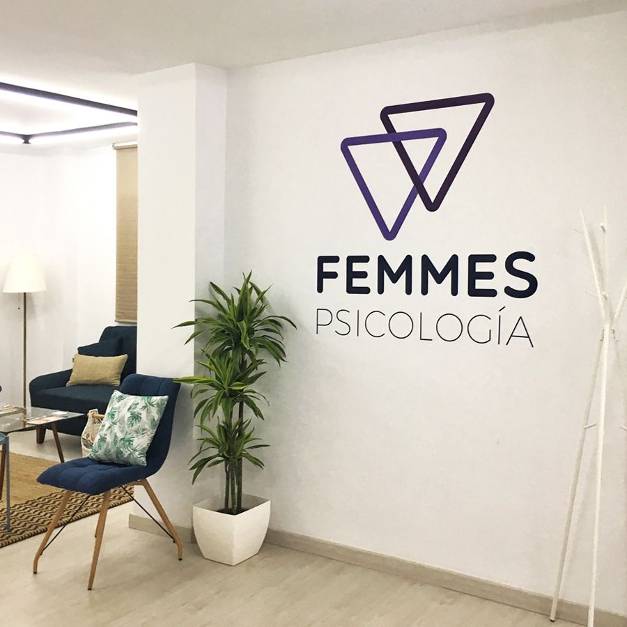 Centro Femmes Psicología Almería. Foto recibidor-entrada